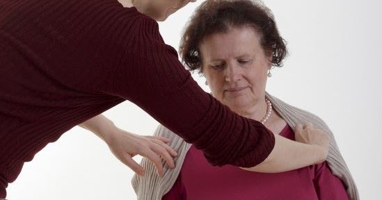 La vie des seniors, ici et maintenant: Aider une personne âgée ...