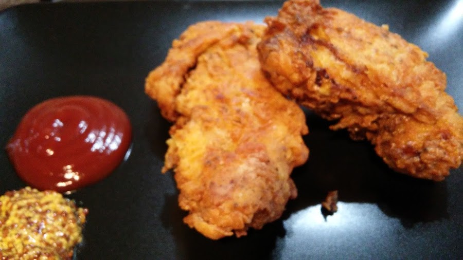 Pollo frito estilo Kentucky Fried Chicken