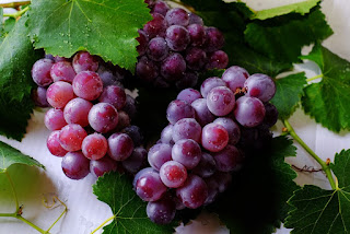 grapes Top 12 Superfoods for Weight Lose.