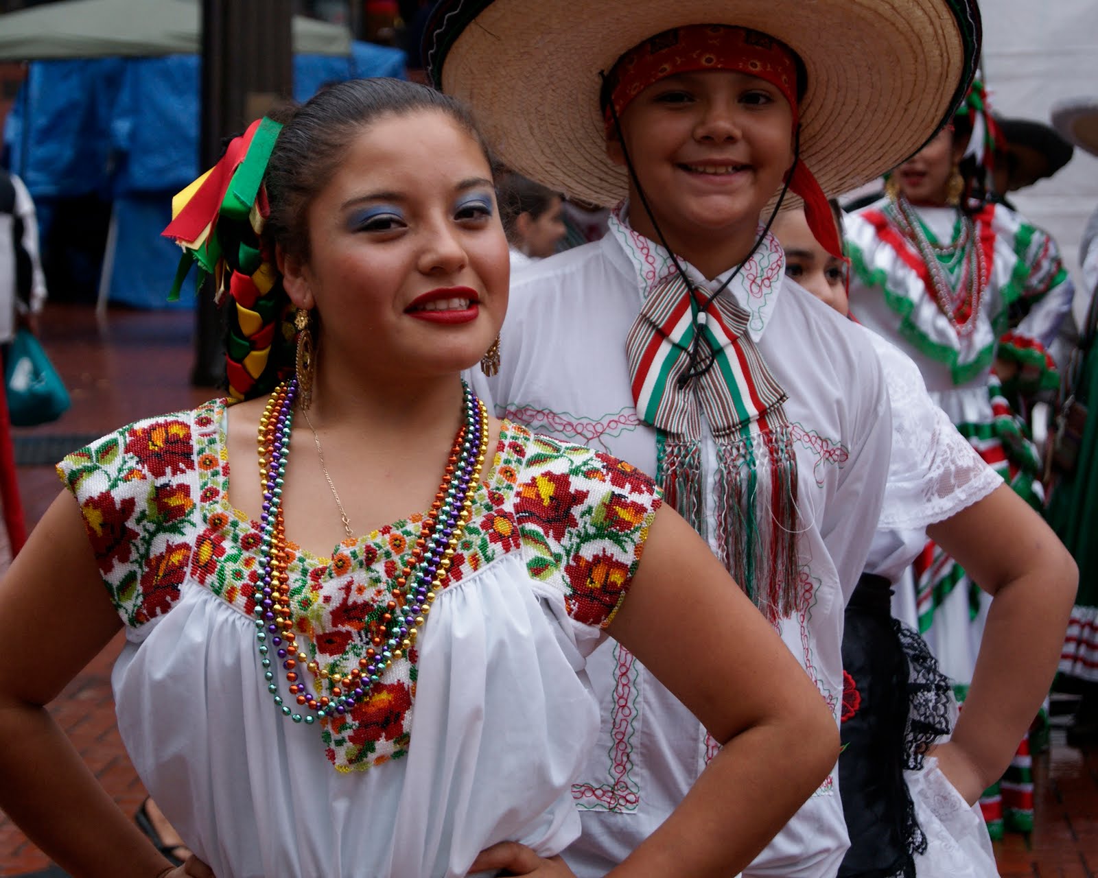 Народы населяющие мексику их быт. Мексика население метисы. Мехико народ. Мексика люди. Мексиканские люди.