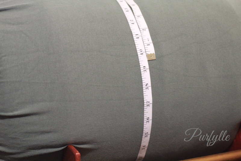 tape measures 39.5 inches around the bolster pillow