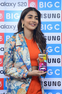 Actress Pooja Hegde Stills Launches Samsung S20 at BigC Mobiles
