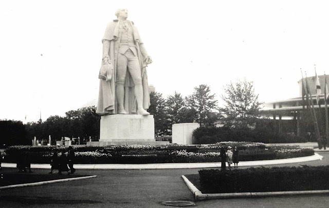 Statue of George Washington on the fairgrounds, on the 150th anniversary of his inauguration.