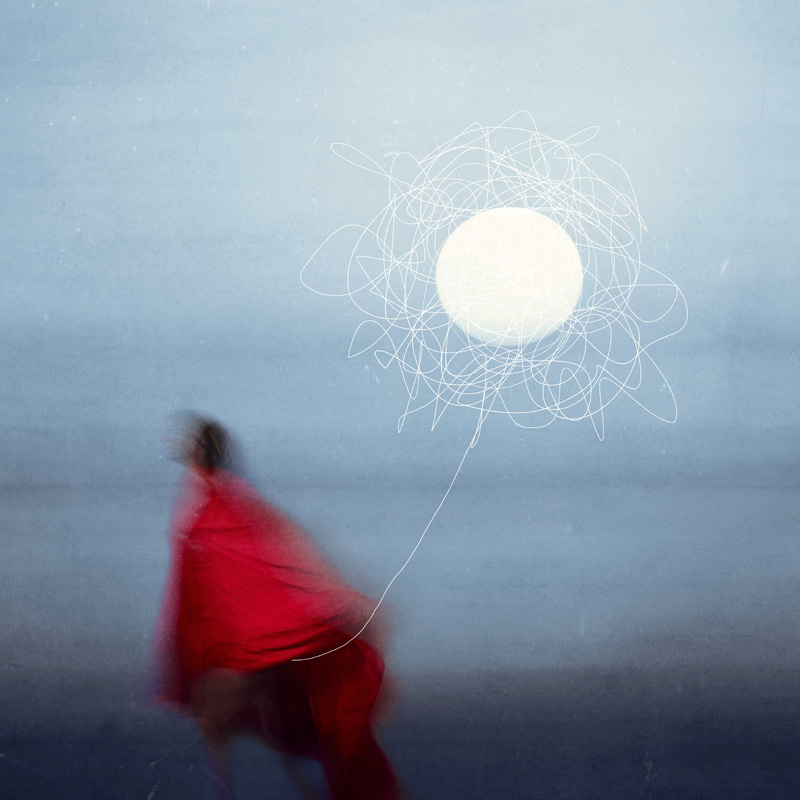 "Moon catcher" from the fine art photography series "The traveler" by Alessandra Favetto "Moon catcher" from the fine art photography series "The traveler" by Alessandra Favetto