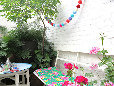 ByHaafner, pompons, bunting, pastels, neon pink, urban garden, container garden, teatime