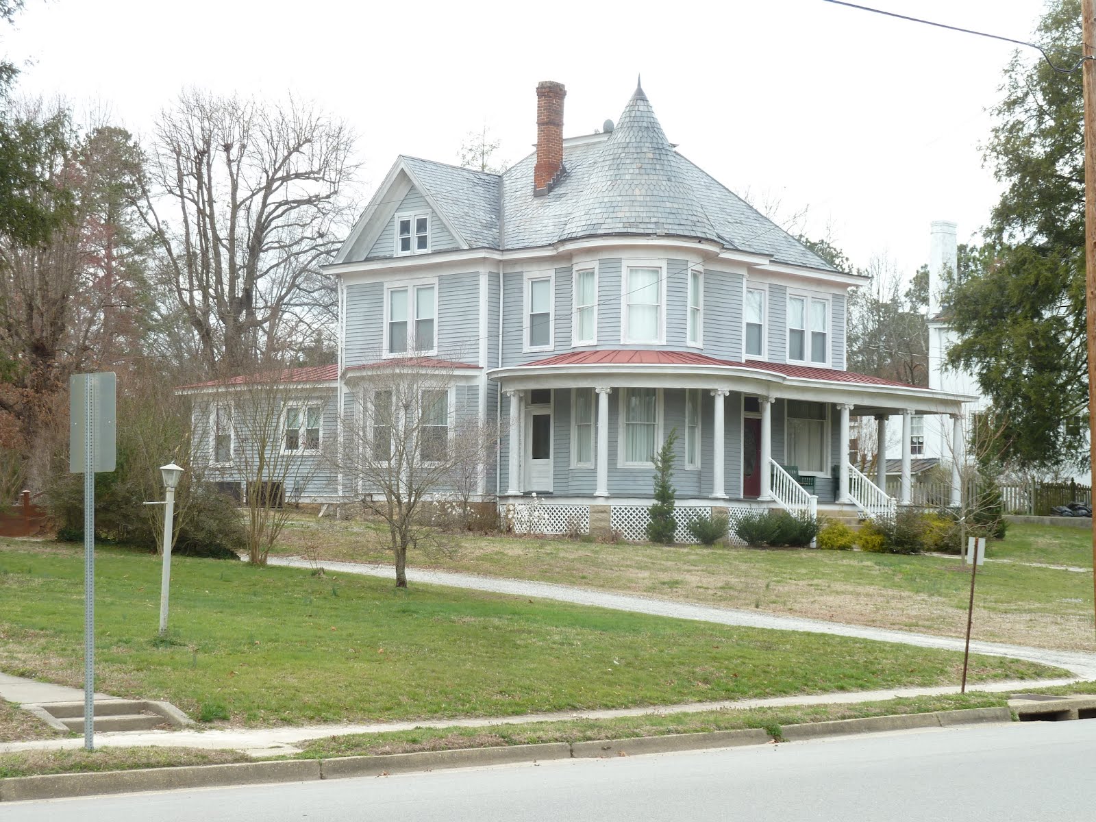 seniors walking across america POST 563 KENBRIDGE, VIRGINIA; US 40