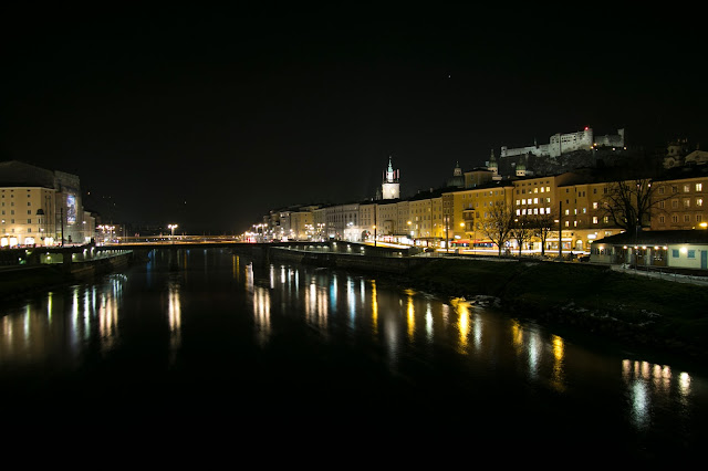 Vista sul fiume Salzach di notte-Salisburgo