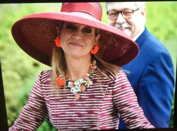 Queen Maxima during the start of the nationwide activities week ‘Kansen krijgen, Kansen pakken. Queen Maxima Natan Dress, Natan Pumps