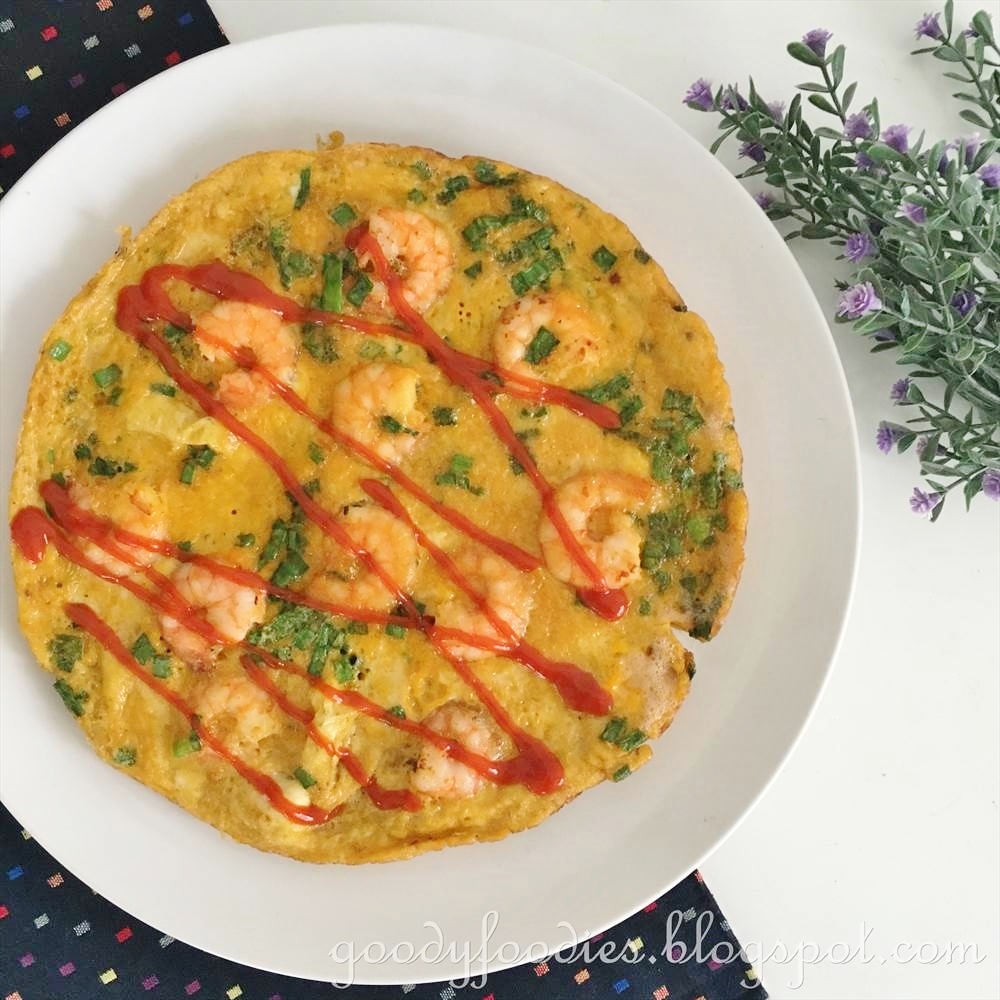 GoodyFoodies Recipe Prawn Omelette with Sriracha Sauce