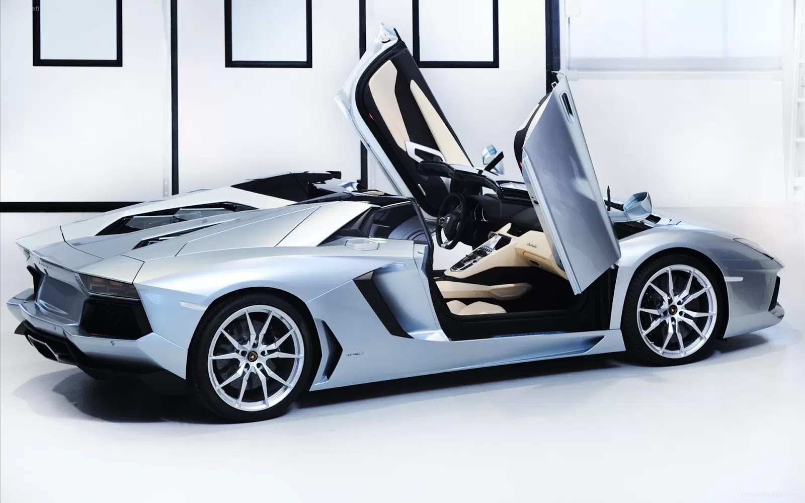 New Lamborghini Aventador LP700 4 Roadster 2014 Koleksi Mobil
