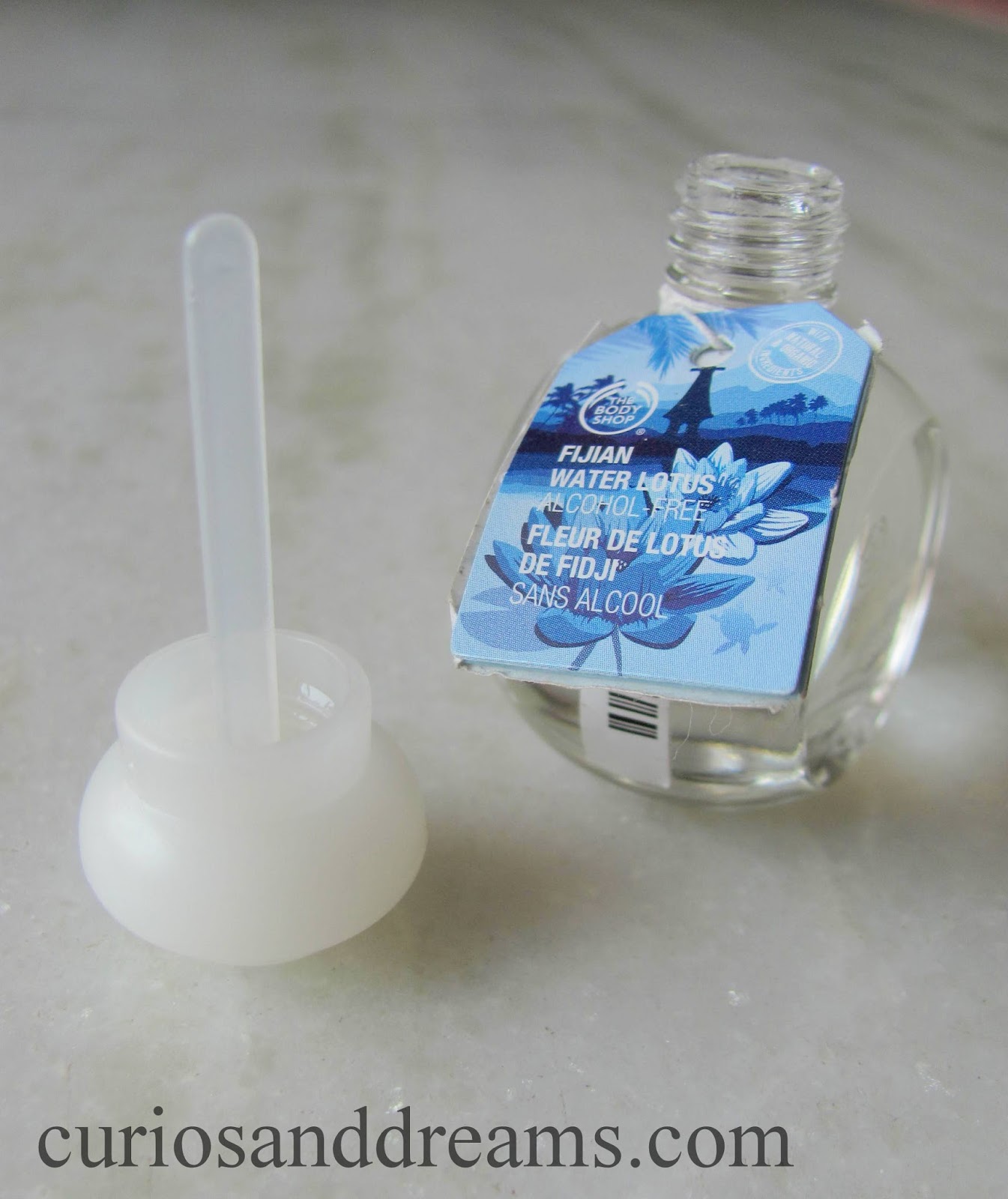 sleuf Factureerbaar binnenvallen The Body Shop Fijian Water Lotus Perfume Oil : Review - Curios and Dreams -  Indian Skincare and Beauty