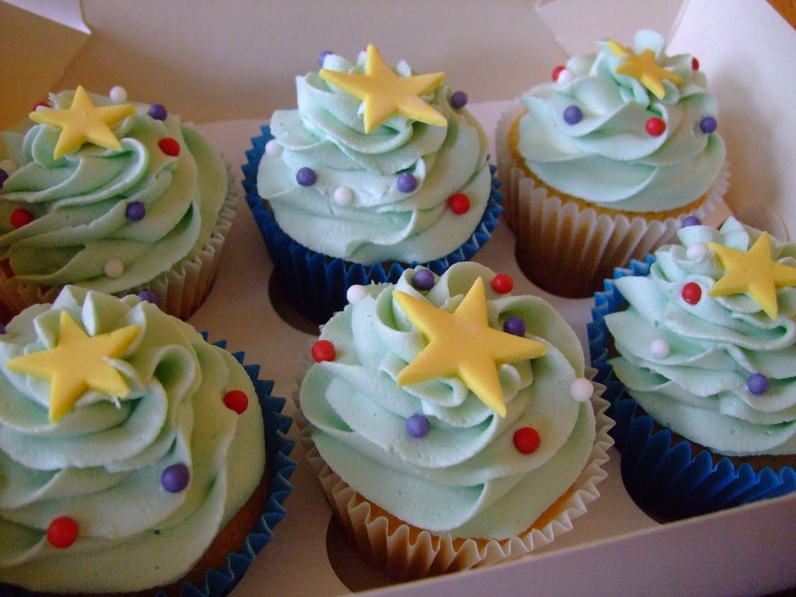 Colourful Cupcakes of Newbury Star Cupcakes