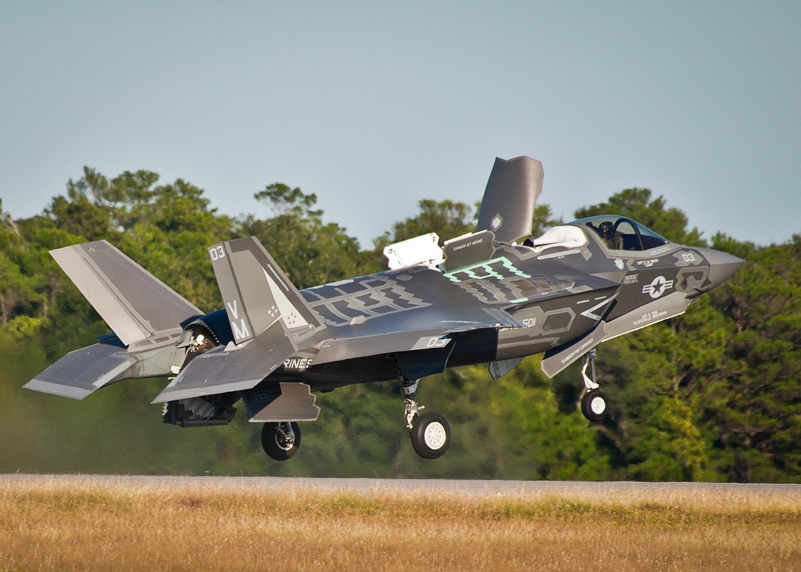 F35B of US Marines Vertical Landing at Eglin Aircraft Wallpaper 4007