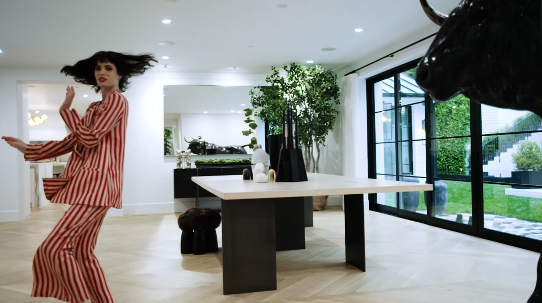 16 Interior Design Photos vs. 9531 Heather Rd, Beverly Hills, CA Luxury Home Tour