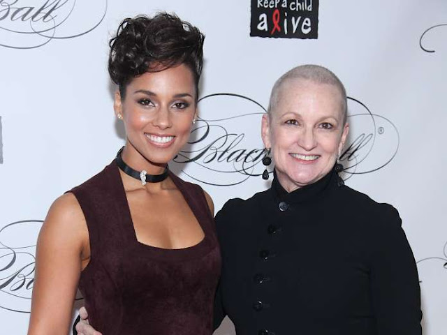 34 celebridades com suas mães Elfandarilha