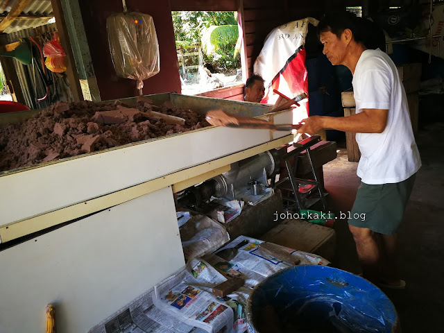 The Smelly Thing We Love. Making Belacan at Chop Kim Hoa Penang 骆金和峇拉煎廠 Belacan-Chop-Kim-Hoa-Penang-骆金和峇拉煎廠