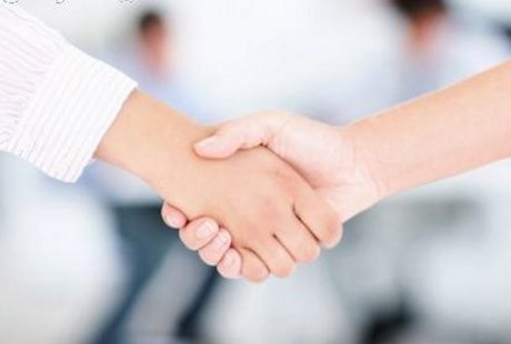 Hukum Berjabatan Tangang Dengan Yang Bukan Muhrim Menurut Islam