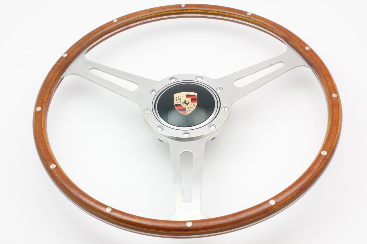 WATANABE COLLECTION Derrington steering wheel