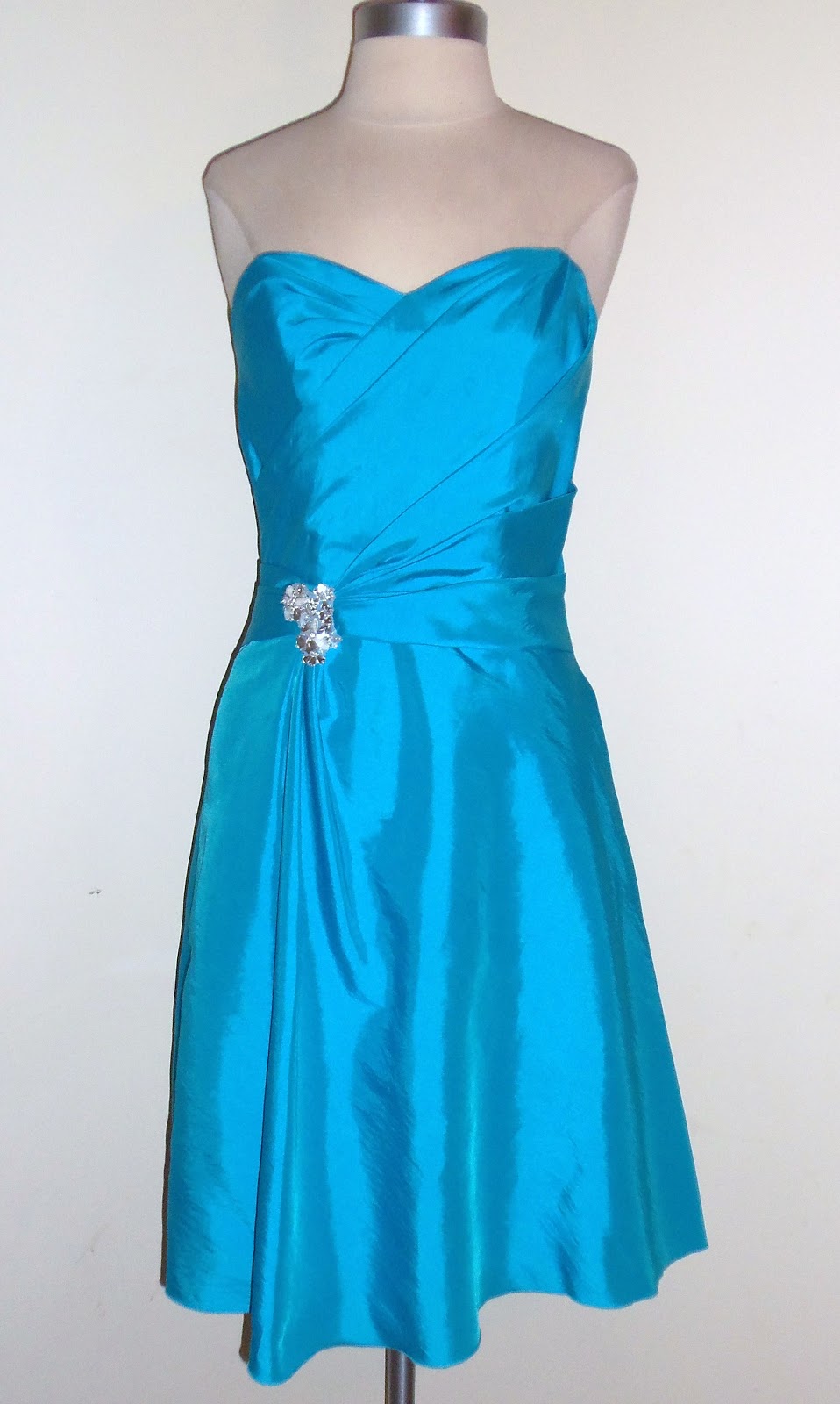 Thrifty Chic Shop: Non-Tradional Prom Dresses Vintage Style