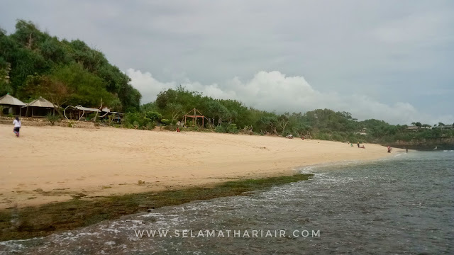 www.selamathariair.com - Pantai Watu Kodok Gunung Kidul