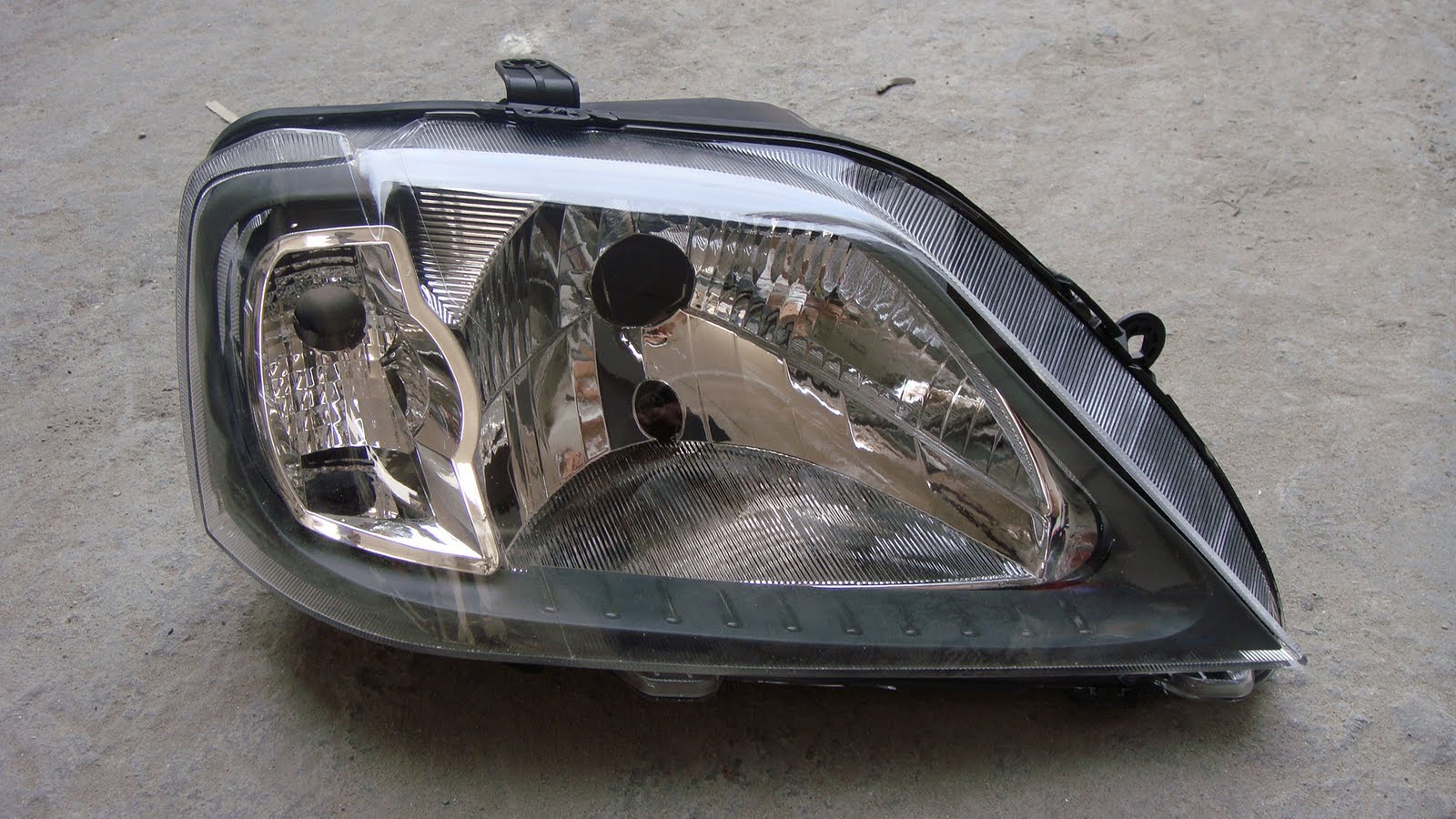 Renault Dacia Duster Logan Sandero Chevrolet Colorado/S10 2012