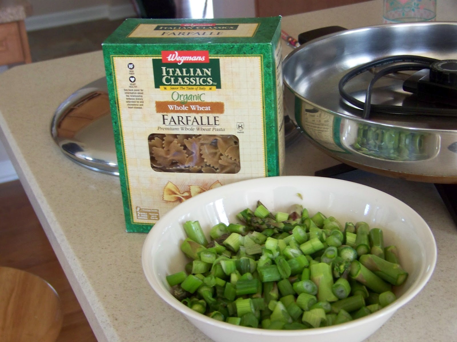 Farfalle with Chicken and Asparagus