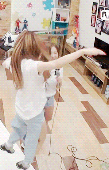 아이린이 게임에서 이겼을 때 반응.gif | 인스티즈