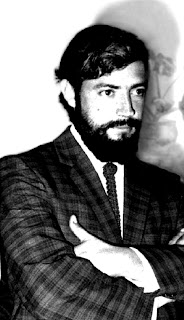 LA VICTIME : LEOPOLDO BENÍTEZ HERRERA, ÉTAIT ARCHITECTE, PROFESSEUR ET DIRECTEUR DU DÉPARTEMENT D'ARCHITECTURE DE L'ÉCOLE D'ARCHITECTURE DE L'UNIVERSITÉ CATHOLIQUE DU CHILI.