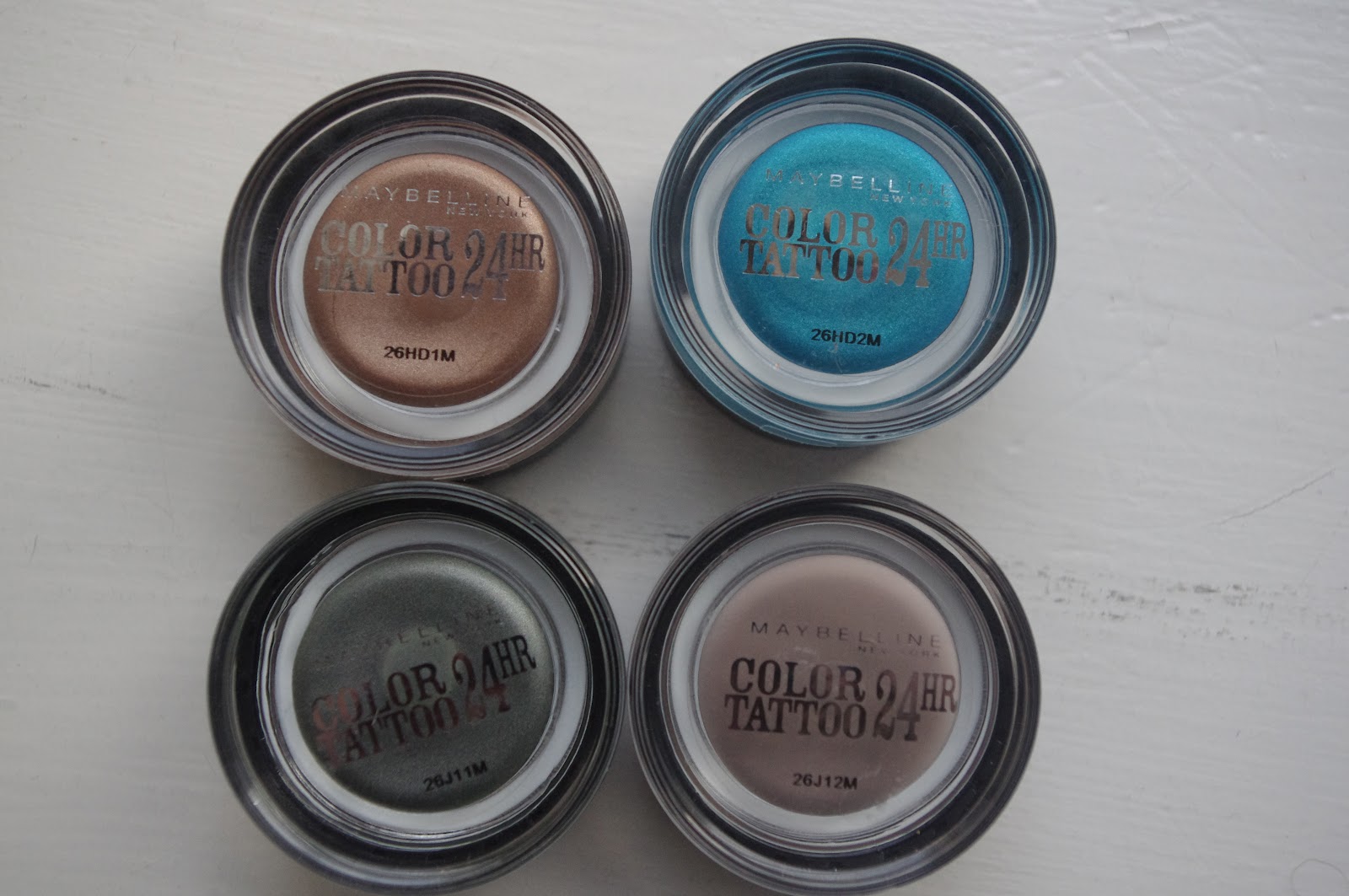 Maybelline+Color+Tattoos+24hr+On+and+On+Bronze+Permanent+Taupe+Immortal+Charcoal+Turquoise+Forever+2.JPG