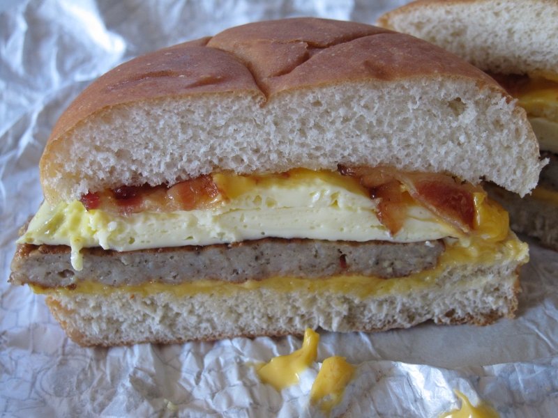 Review Wendy's Classic Breakfast Sandwich