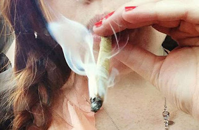 Women Who Smoke Cannabis Are Smarter, Says Study