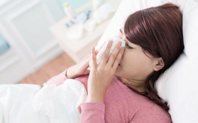  ΚΕΕΛΠΝΟ: Όσοι νοσούν από τη γρίπη επιβάλλεται να μένουν στο σπίτι