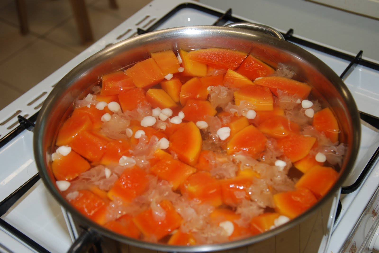 Veronica's Kitchen Papaya and Snow Fungus Sweet Soup (Dessert)