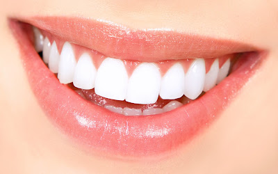  gigi kita pun perlu dijaga kesehatannya Tidak Mahal, 3 Tips Alami Ini Bisa Bantu Putihkan Gigi Anda!