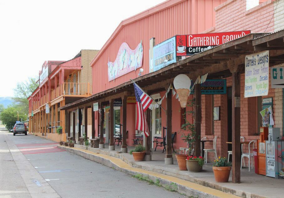 The Road Patagonia Az On One Side Of The Historic Train Station Runs Highway 82 And Other Is A Cute Strip With Hotel Restaurant Gift Coffee