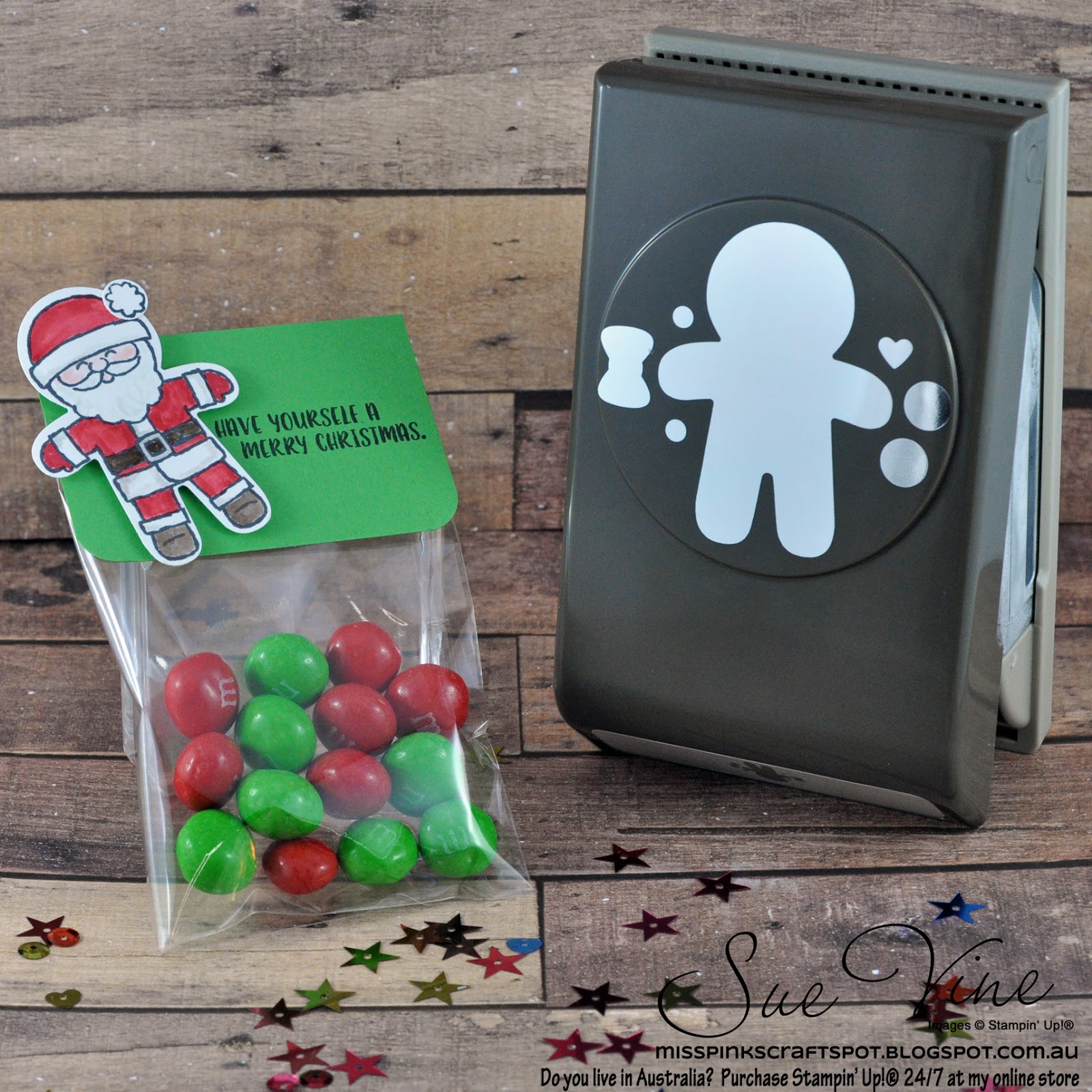 Cookie bag christmas neighbors friends diy cutters hearth decorate miniature ornaments ribbon bags hand Miss Pinks Craft Spot: Cookie Cutter Christmas Treat Bags | #GDP051