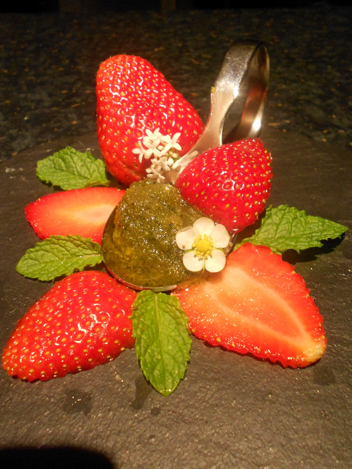 Süßes Sauerampfer ~ Pesto — Verboten Gut