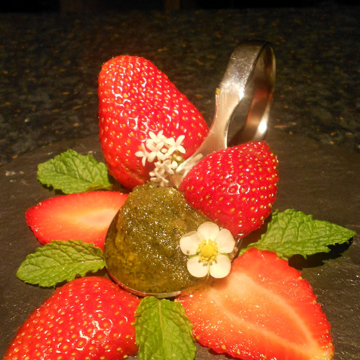 Süßes Sauerampfer ~ Pesto — Verboten Gut