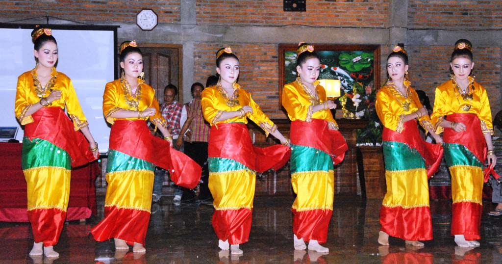 Tari Balumpa, Tarian Tradisional Dari Provinsi Sulawesi ...