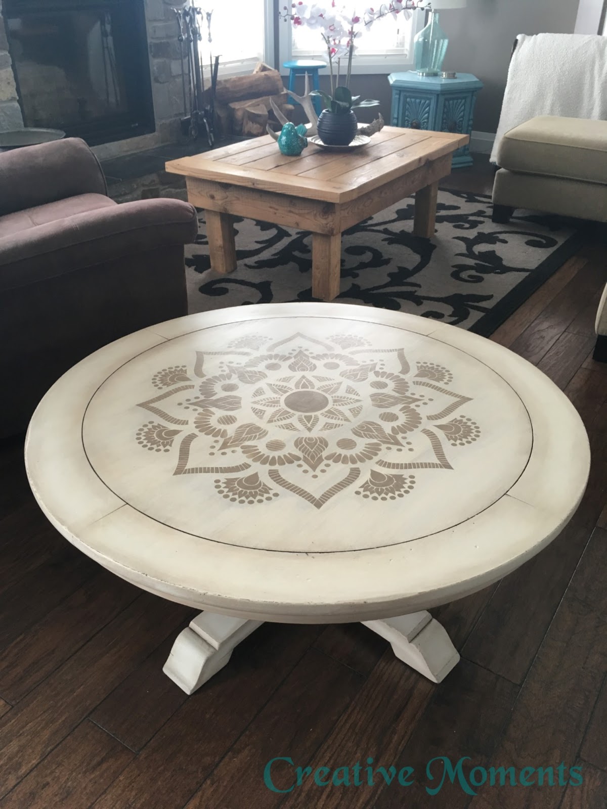 Stenciled Coffee Table In Warm White See How I Used Paint Along With A Pretty Stencil And Dark Wa To Relove This Solid Wood Coffee Table