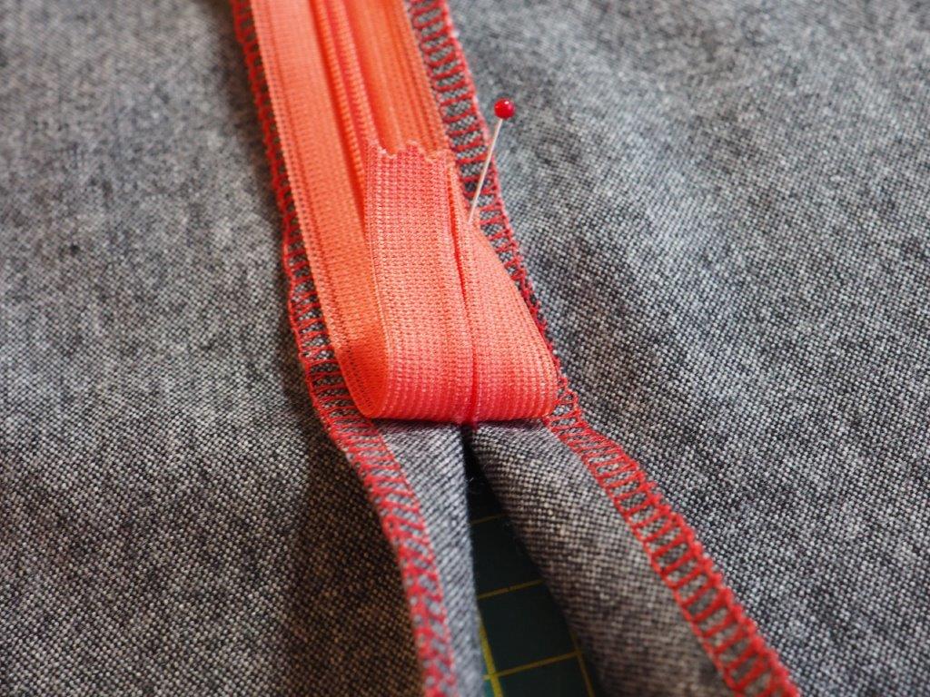 SIGRID sewing, knitting How to insert an invisible zipper (without pucker)