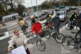 Protest am "Knoten Ochsenzoll"