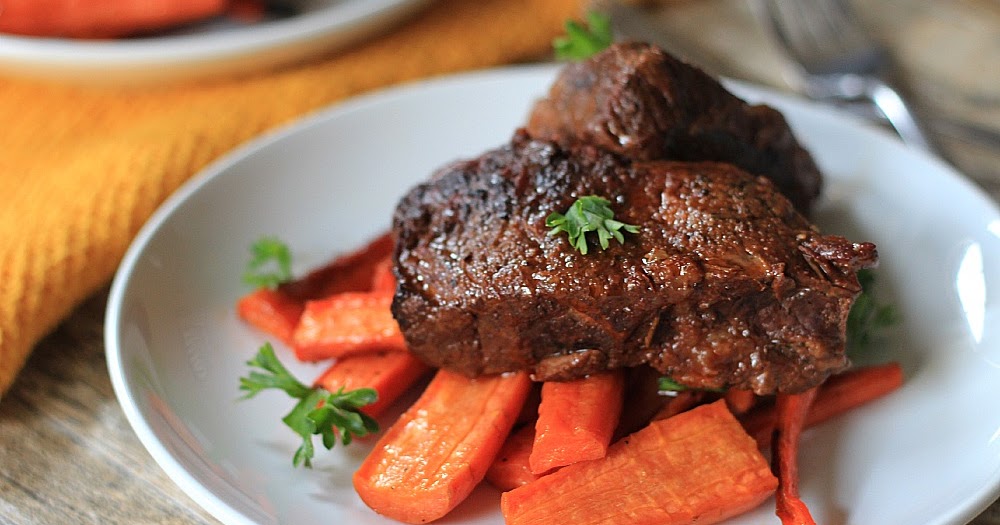 TENDER JUICY BALSAMIC BRAISED BEEF SHORT RIBS IN A CROCK POT {PALEO