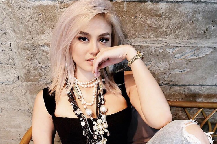 Kisah-kisah di Balik Karier Internasional Agnez Mo Kisah-kisah di Balik Karier Internasional Agnez Mo