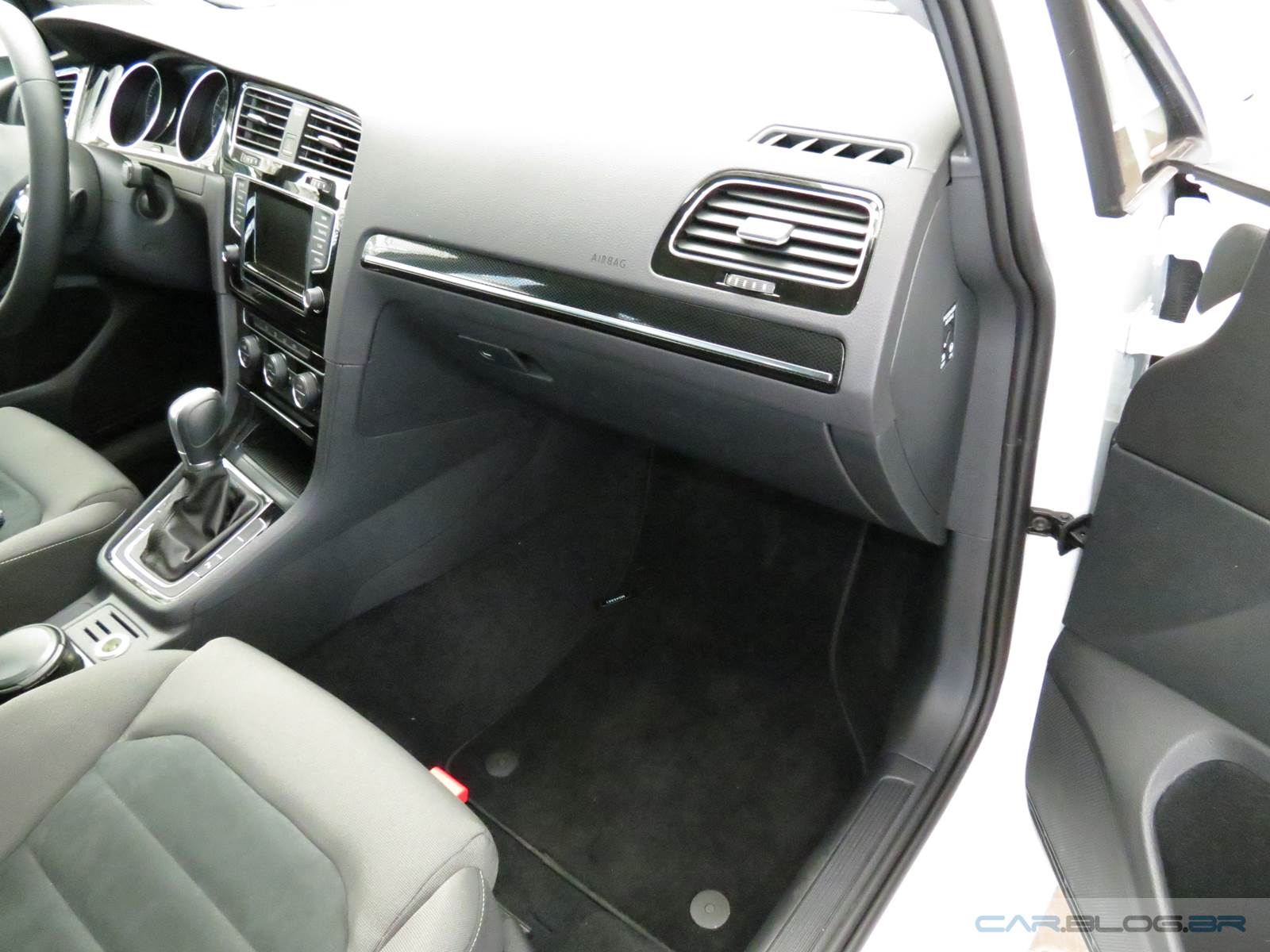 VW Golf TSI 2015 Branco - interior