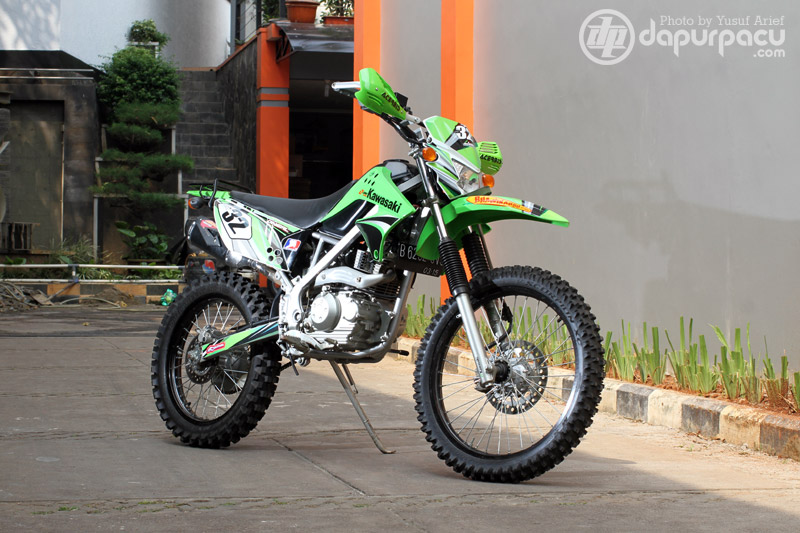 Oldies Crosser: Kawasaki 150 Adventure Series