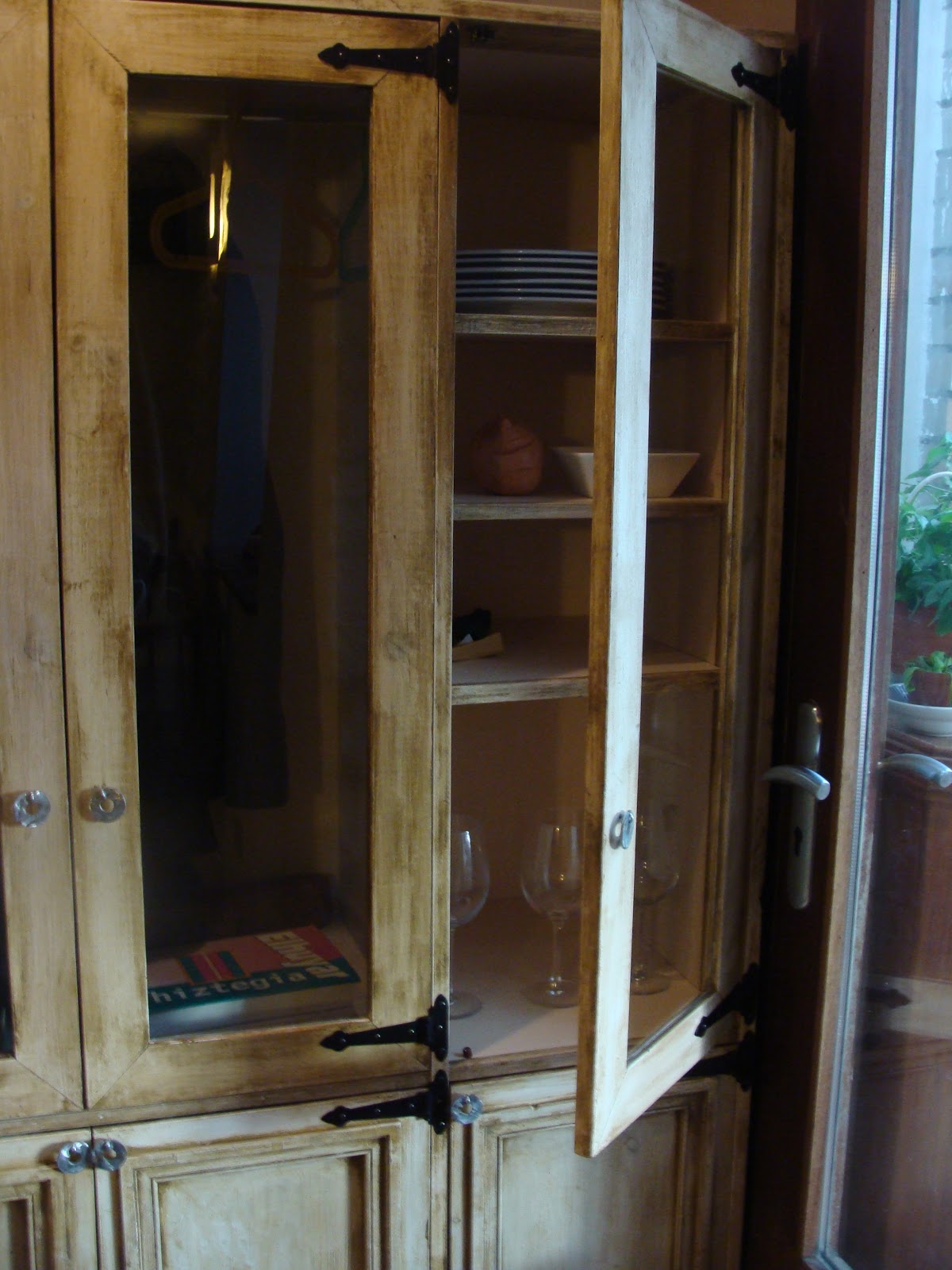 Andocarpinteando : Ultimo capítulo de armario con materiales reciclados.