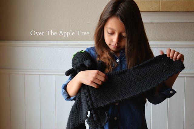 Crochet Toothless from How To Train Your Dragon, Over The Apple Tree