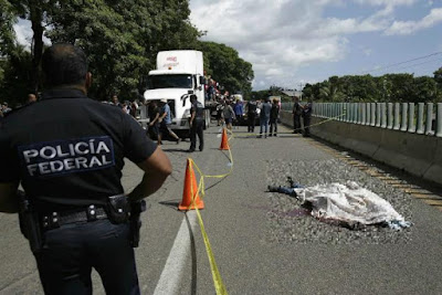 Muere migrante al caer de auto en Huixtla, Chiapas