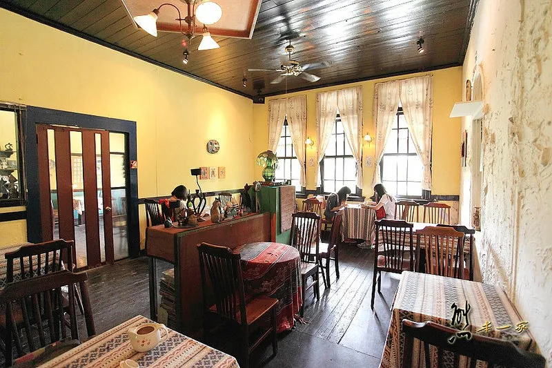 台南窄門咖啡館